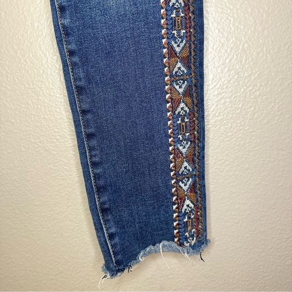 DRIFTWOOD Jackie Aztec Embroidered Mid Rise Raw Hem Skinny Jean Denim - Picture 5 of 9